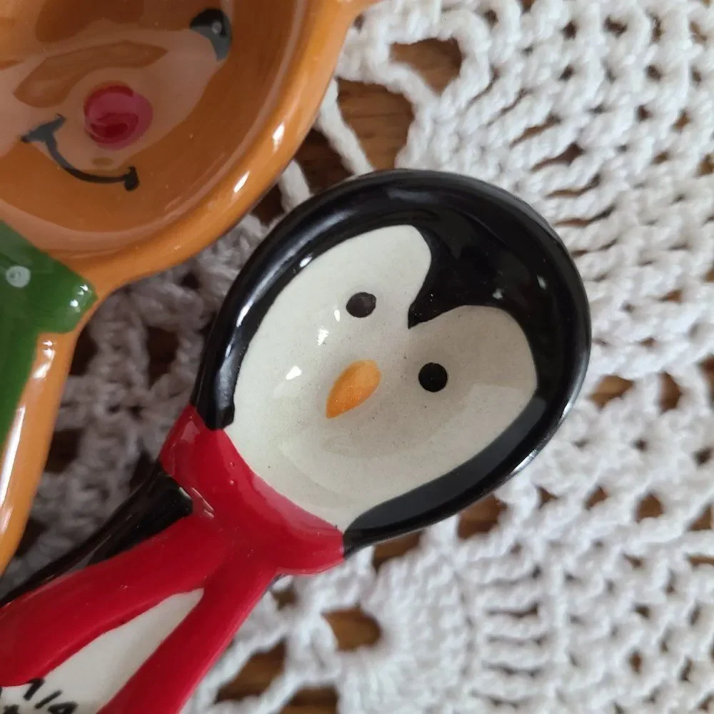 Sleigh Bell Bistro Porcelain Holiday Measuring Spoons Very Merry HL9173119 NWT